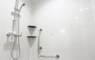 Right Shower Fixtures for Accessibility
