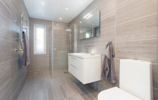 Adapting Bathrooms for Cold Weather Comfort